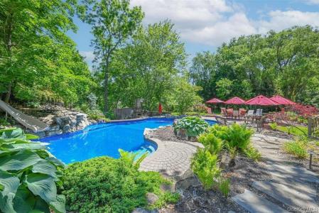 9 Lone Hill Place, Huntington, New York 11746, USA
