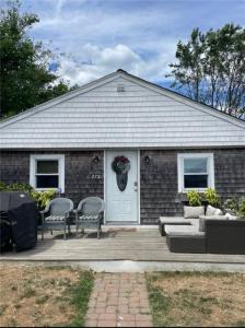 272 Riverside Street, Portsmouth, RI 02871, USA