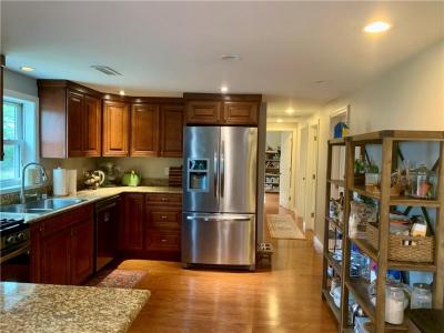 57 Middle Highway, Barrington, Rhode Island 02806, HOA KỲ