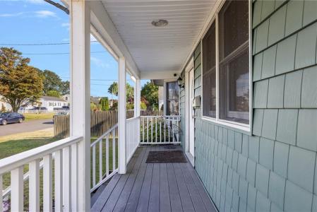 36 N Beacon Terrace, Middletown, Rhode Island 02842