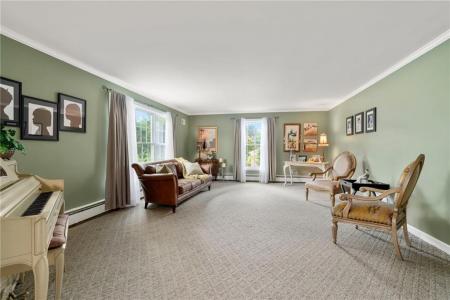 145 East Hill Drive, Cranston, Rhode Island 02920, Estados Unidos