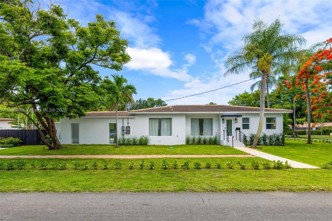 701 NE 119th St, Biscayne Park, فلوريدا 33161, الولايات المتحدة
