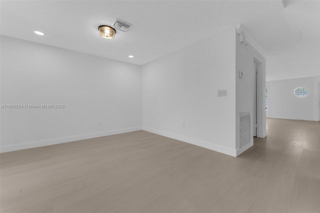 9745 NW 37th St 9745, Sunrise, Флорида 33351, Соединенные Штаты