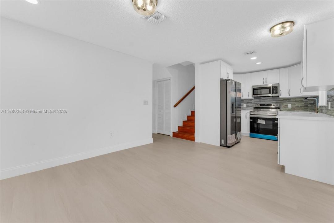 9745 NW 37th St 9745, Sunrise, Флорида 33351, Соединенные Штаты