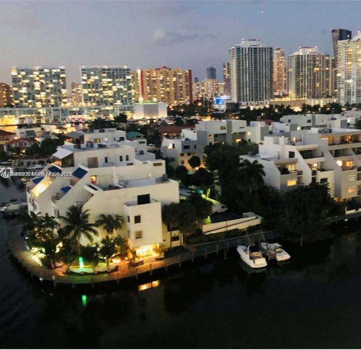 400 Kings Point Dr 1111, Sunny Isles Beach, Florida 33160