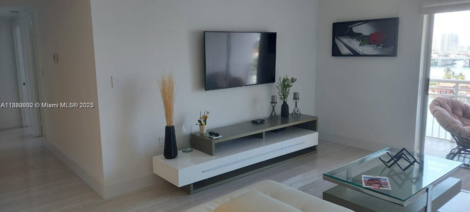 400 Kings Point Dr 1111, Sunny Isles Beach, Florida 33160