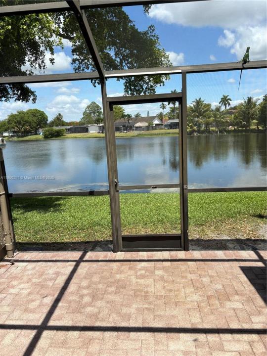11001 N Lakeview Dr 11001, Pembroke Pines, Flórida 33026, Estados Unidos
