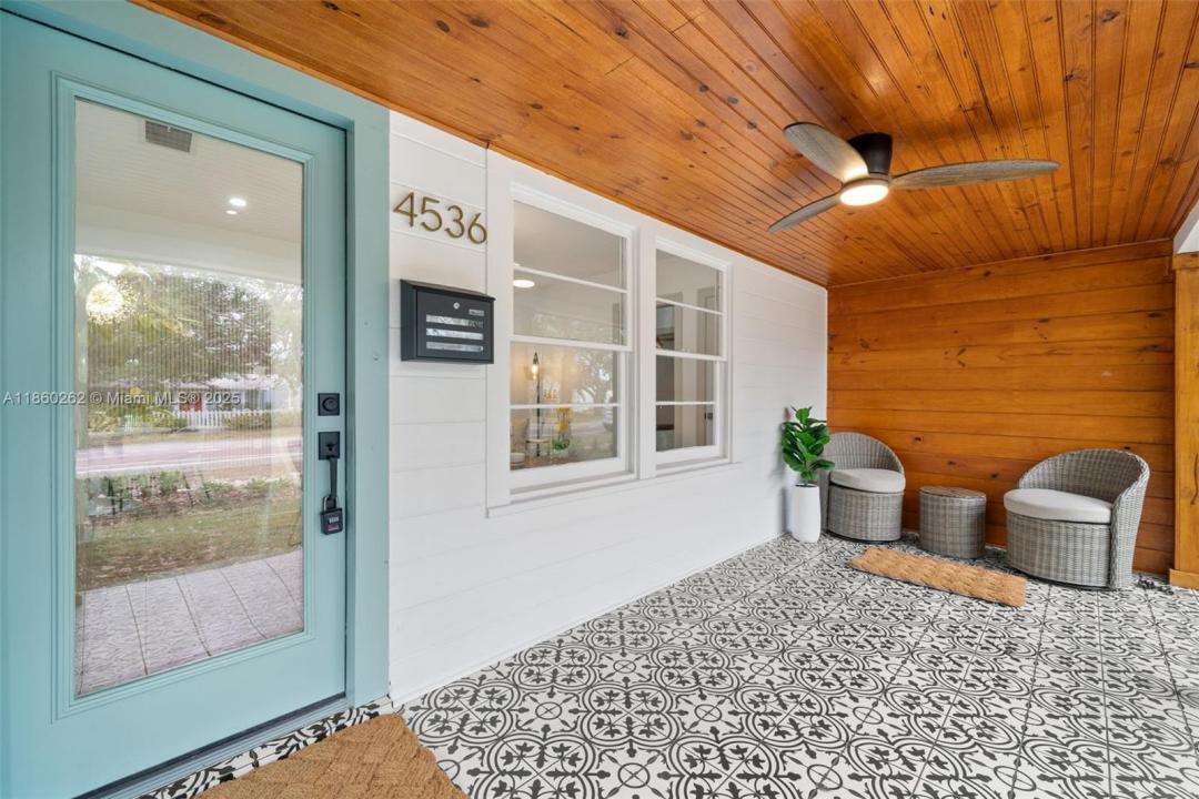 4536 1ST AVENUE N, St Petersburg, Florida 33713, USA
