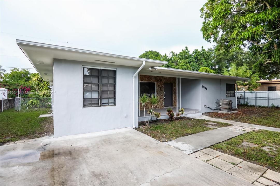 1041 NW 136th St, Miami, فلوريدا 33168, الولايات المتحدة