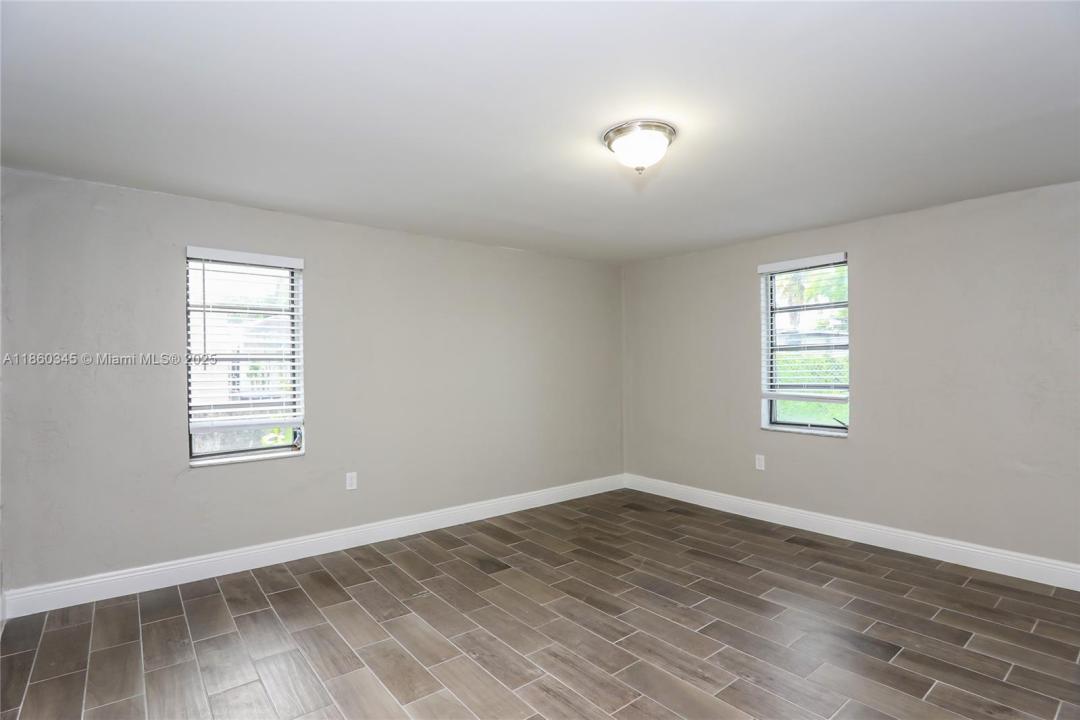 1041 NW 136th St, Miami, فلوريدا 33168, الولايات المتحدة