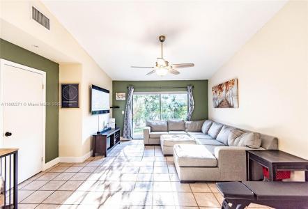 895 SW 120th Way, Davie, Florida 33325, USA
