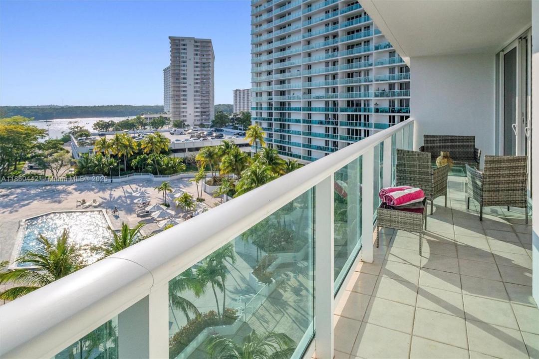 100 Bayview Dr 617, Sunny Isles Beach, Флорида 33160, Соединенные Штаты