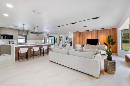 2415 NE 35th Dr, Fort Lauderdale, Florida 33308, USA