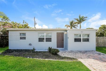 2517 NE 12th Ter, Pompano Beach, Florida 33064, USA