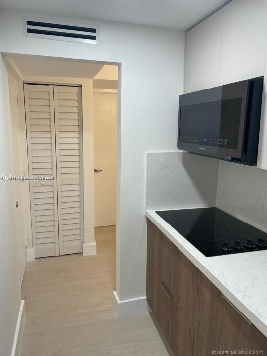 1720 NW N River Dr 503, Miami, Florida 33125, Amerika Birleşik Devletleri