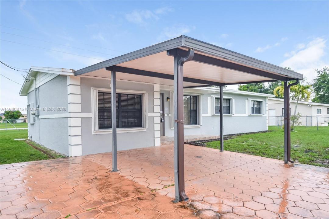 921 NW 202nd St, Miami Gardens, Florida 33169