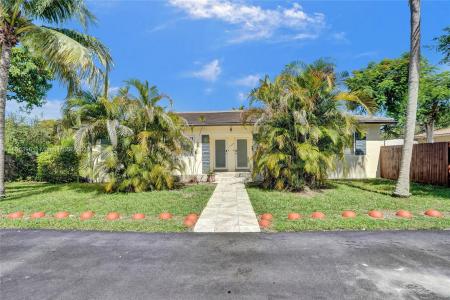 12055 NE 9th Ave 2, Biscayne Park, Florida 33161, USA