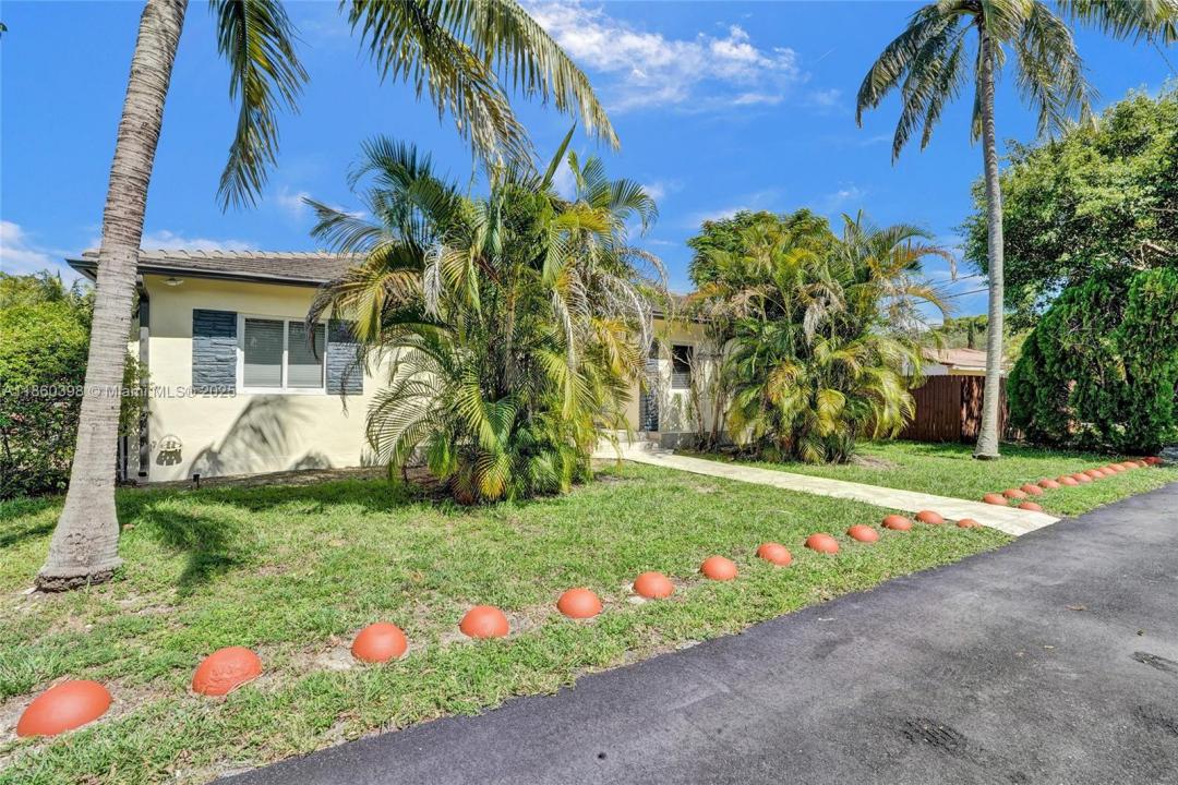 12055 NE 9th Ave 2, Biscayne Park, فلوريدا 33161, الولايات المتحدة