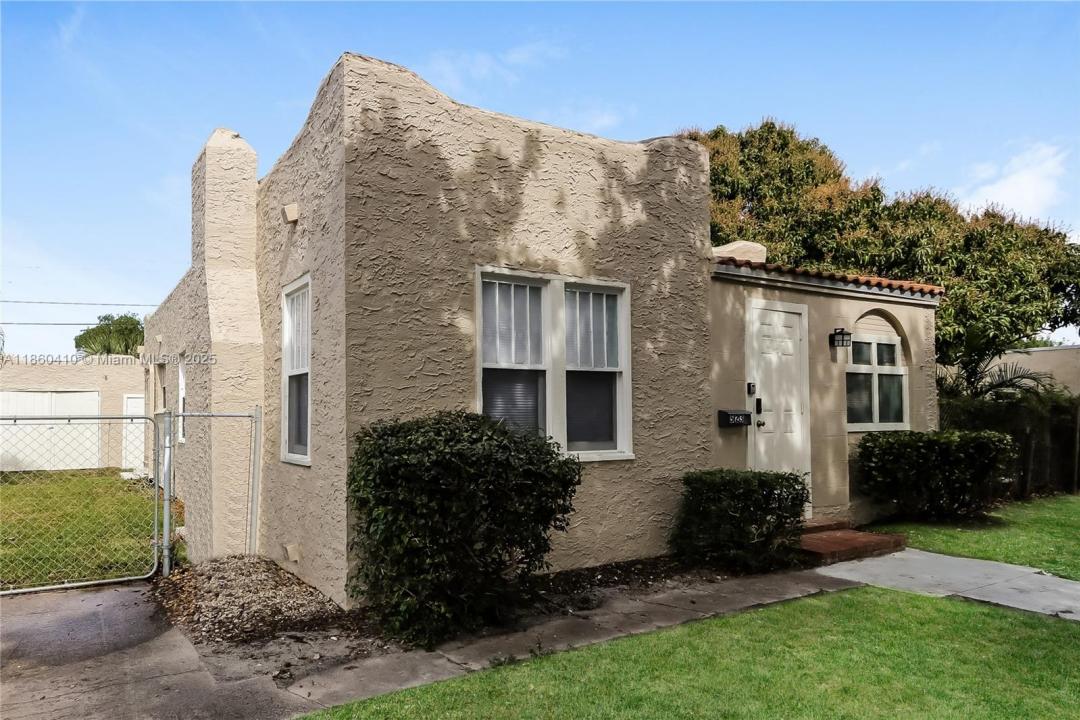 523 Plymouth Rd, West Palm Beach, Florida 33405