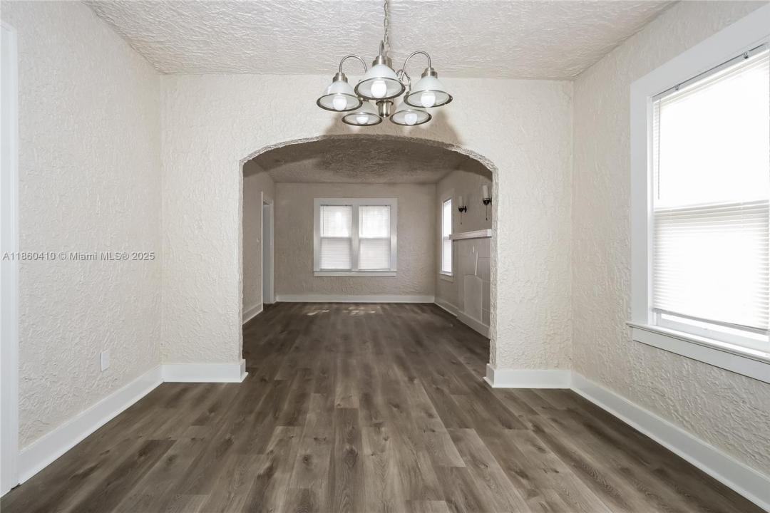 523 Plymouth Rd, West Palm Beach, Florida 33405