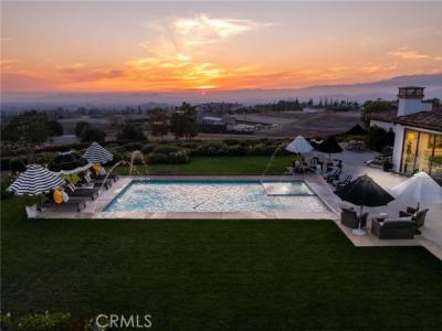 Via Montecito, Riverside, カリフォルニア 92506, アメリカ合衆国
