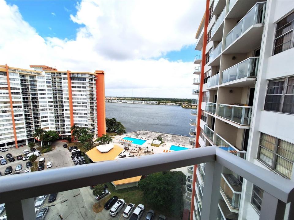 1351 NE Miami Gardens Dr 1222E, Miami, Флорида 33179, Соединенные Штаты