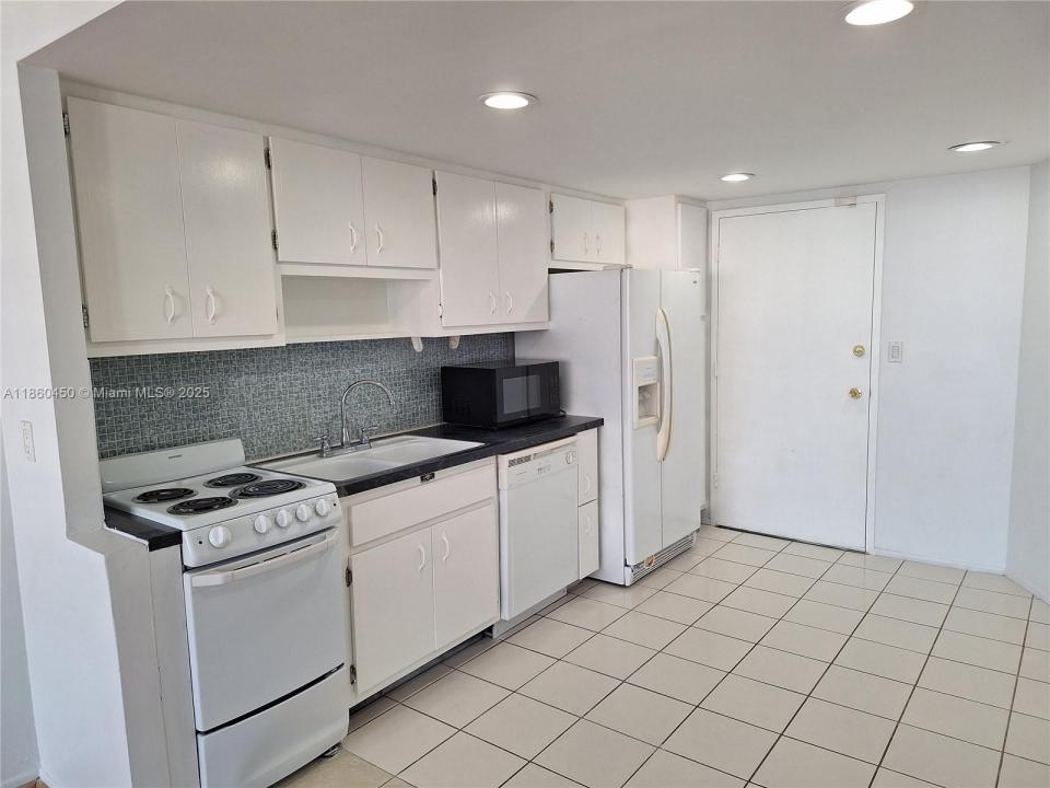 1351 NE Miami Gardens Dr 1222E, Miami, Флорида 33179, Соединенные Штаты