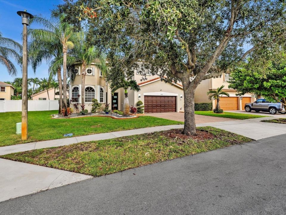 2092 SW 176th Avenue, Miramar, Florida 33029, USA