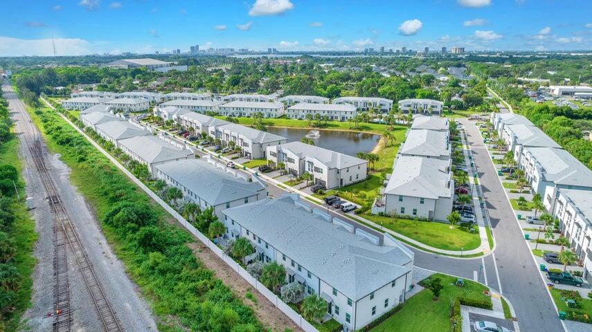 5688 Mentmore Drive, ENCLAVE AT MANGONIA, Mangonia Park, 플로리다 33407, 미국