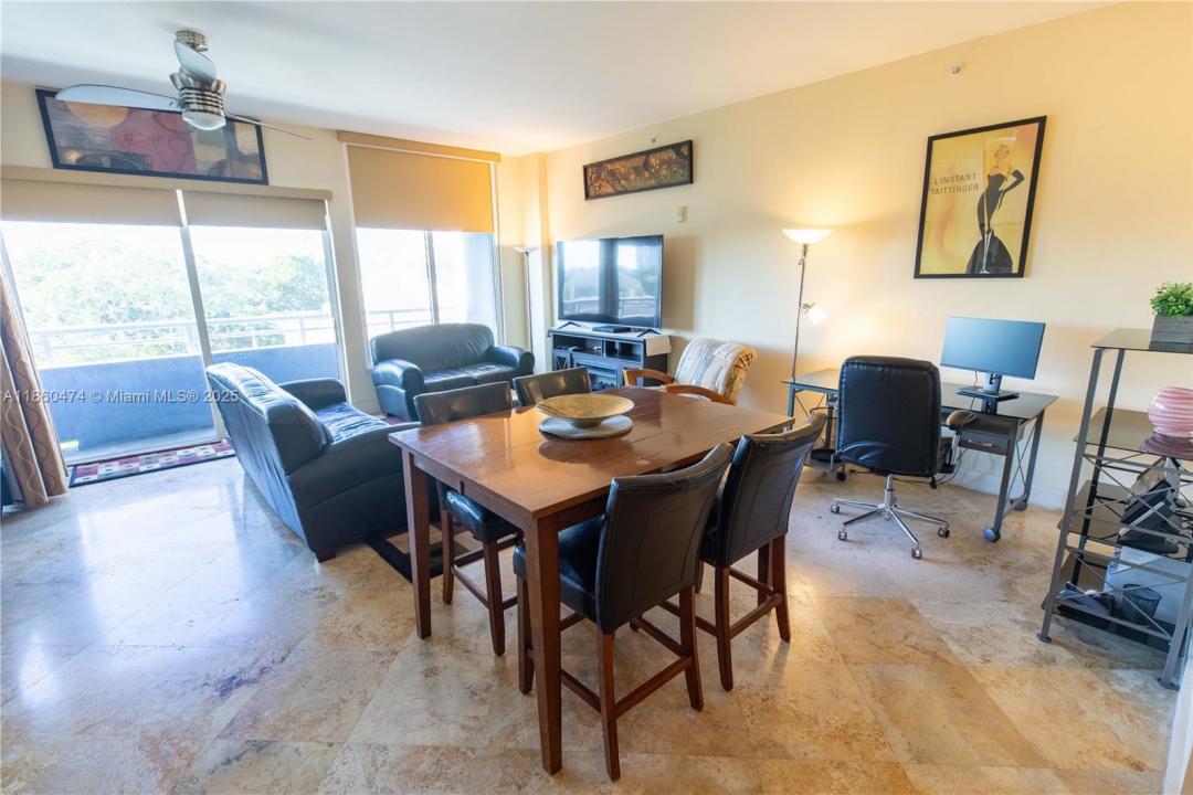 3250 Grand Ave 404, Miami, Floride 33133, États-Unis