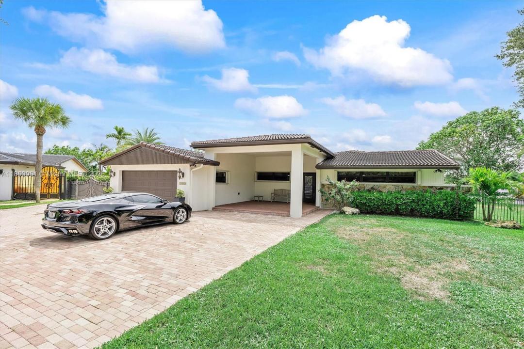 14830 Dade Pine Ave, Miami Lakes, フロリダ 33014, アメリカ合衆国