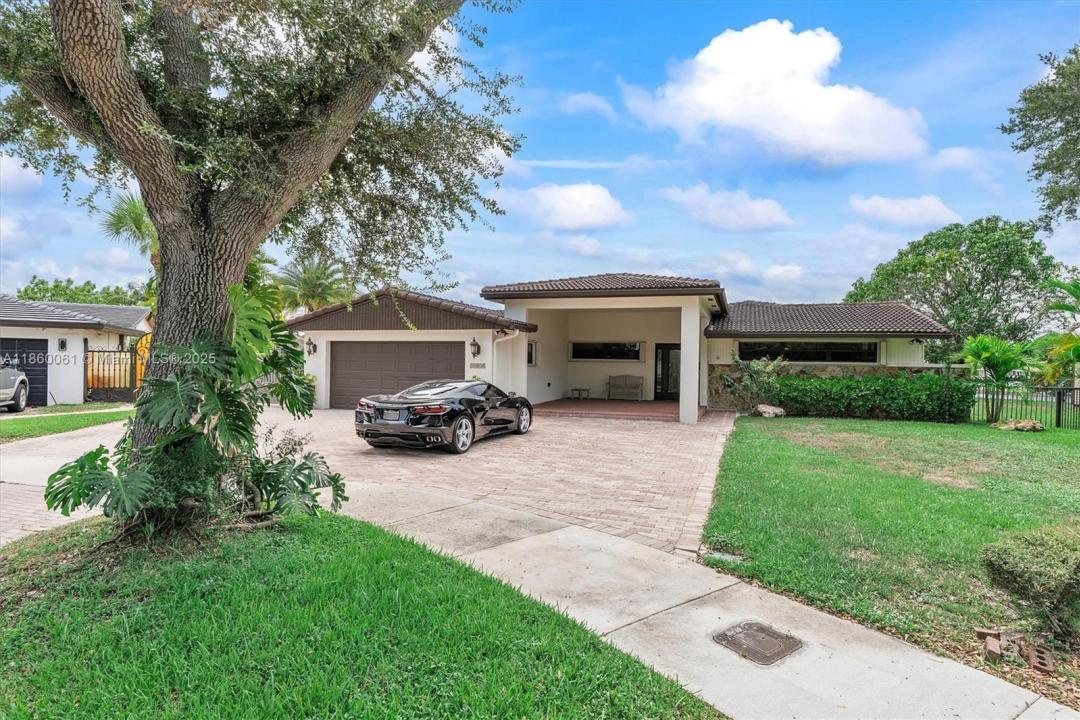 14830 Dade Pine Ave, Miami Lakes, フロリダ 33014, アメリカ合衆国