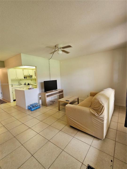 3081 NW 47TH TER 112, Lauderdale Lakes, Florida 33313, USA