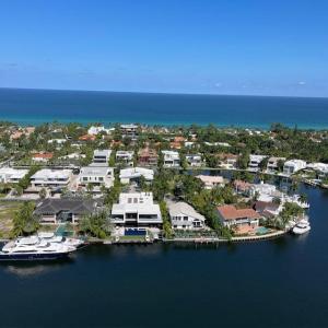 20201 E Country Club Dr 704, Aventura, Florida 33180, USA