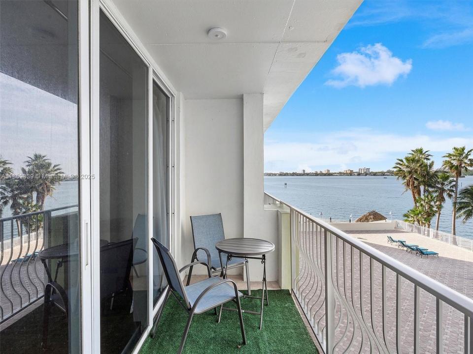 10350 W Bay Harbor Dr 4V, Bay Harbor Islands, فلوريدا 33154, الولايات المتحدة