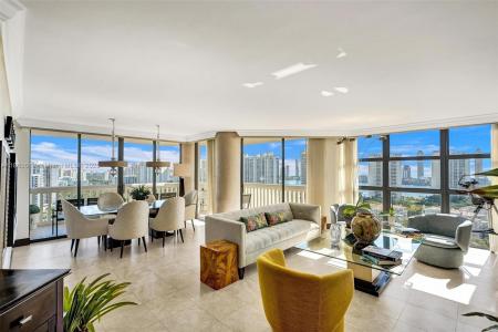 1000 W Island Blvd 2309, Aventura, Florida 33160, USA