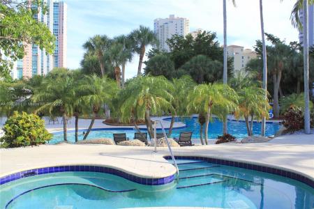 3300 NE 191st St 1415, Aventura, Florida 33180, USA