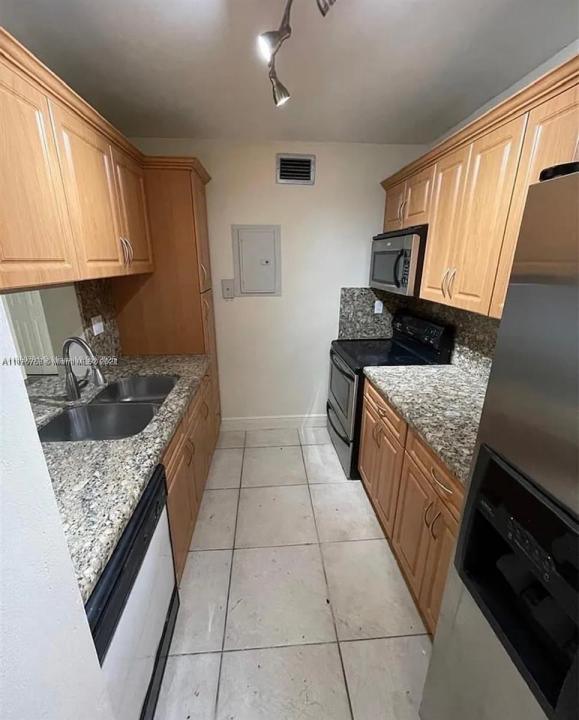 460 W Park Dr 202, Miami, Florida 33172, Estados Unidos