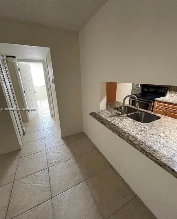 460 W Park Dr 202, Miami, Florida 33172, Estados Unidos