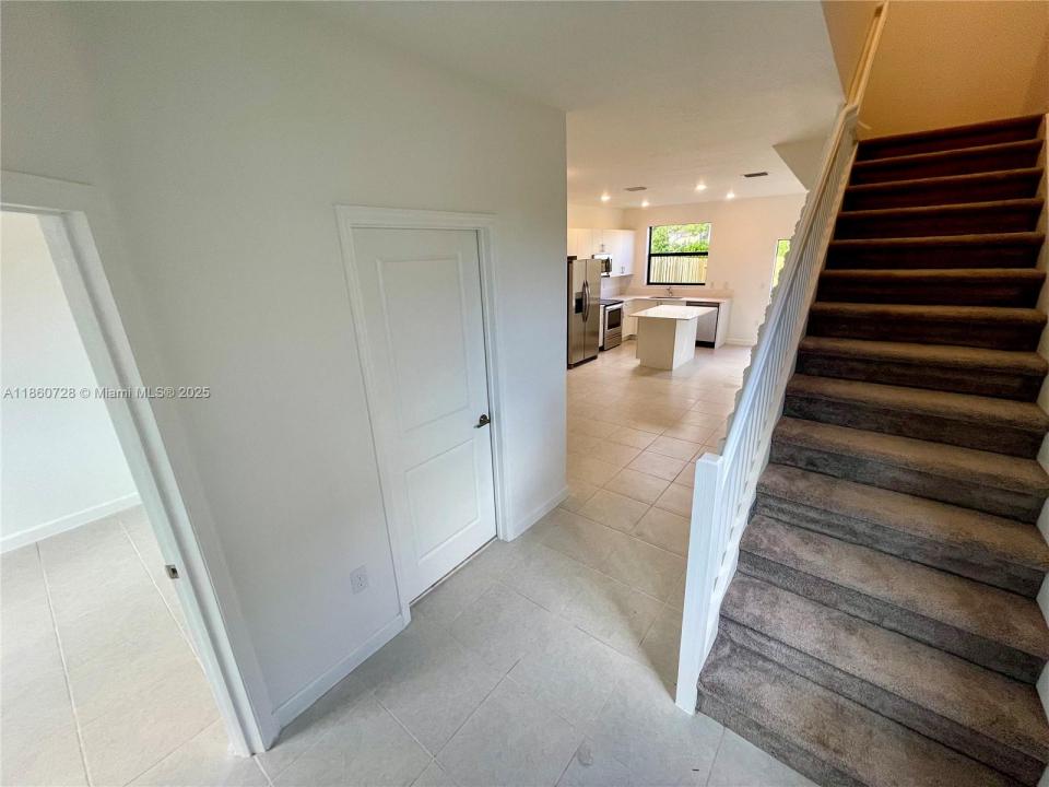 20671 NE 7th Pl, Miami, Florida 33179