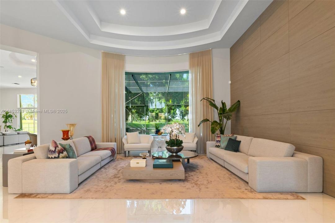 2438 Poinciana Ct, Weston, Florida 33327, HOA KỲ