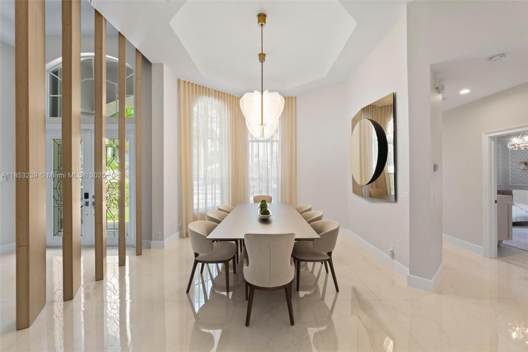 2438 Poinciana Ct, Weston, Florida 33327, HOA KỲ