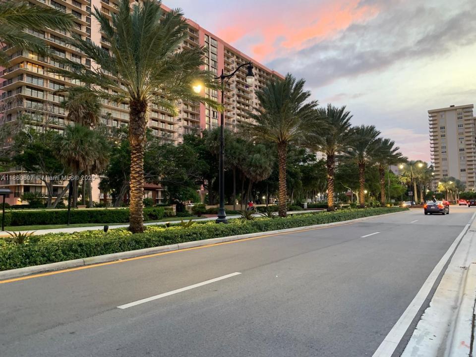 251 174th St 1904, Sunny Isles Beach, Florida 33160