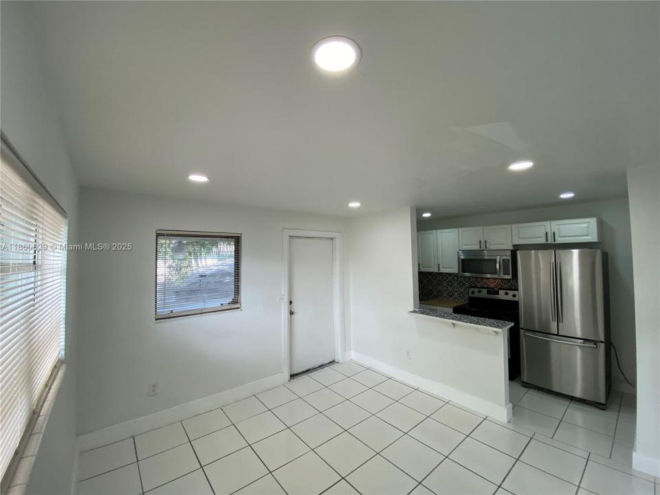 310 NE 82nd St 8, Miami, Flórida 33138, Estados Unidos