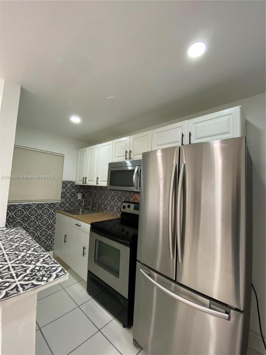 310 NE 82nd St 8, Miami, Flórida 33138, Estados Unidos