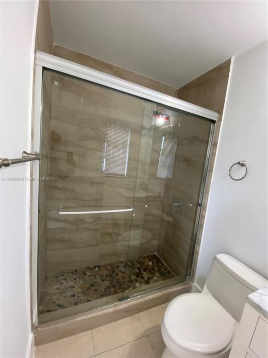 310 NE 82nd St 8, Miami, Flórida 33138, Estados Unidos