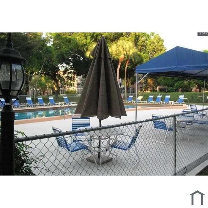2998 NW 48th Ter 326, Lauderdale Lakes, Florida 33313, Estados Unidos