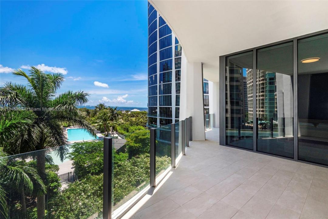 2821 S Bayshore Dr 7B, Coconut Grove, Florida 33133, USA