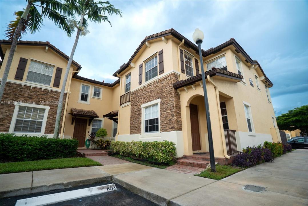 9239 SW 227th 12, Cutler Bay, Florida 33190, HOA KỲ