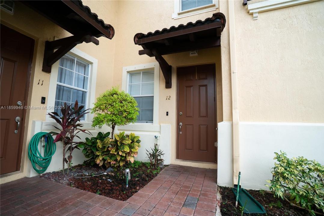 9239 SW 227th 12, Cutler Bay, Florida 33190, HOA KỲ
